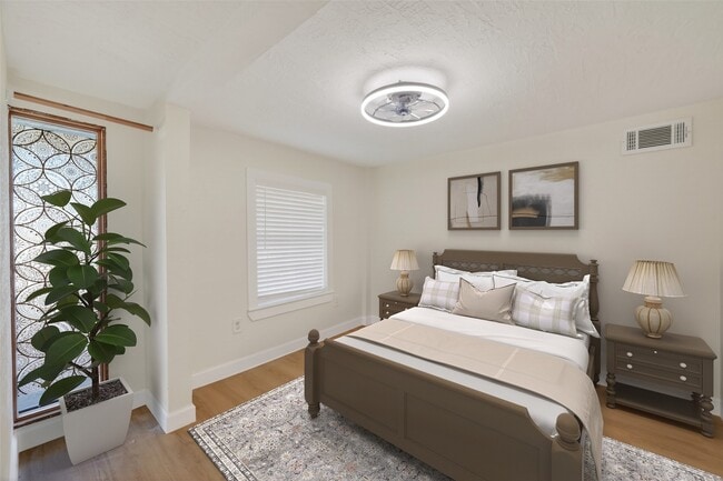 Photo - 2118 Webster St