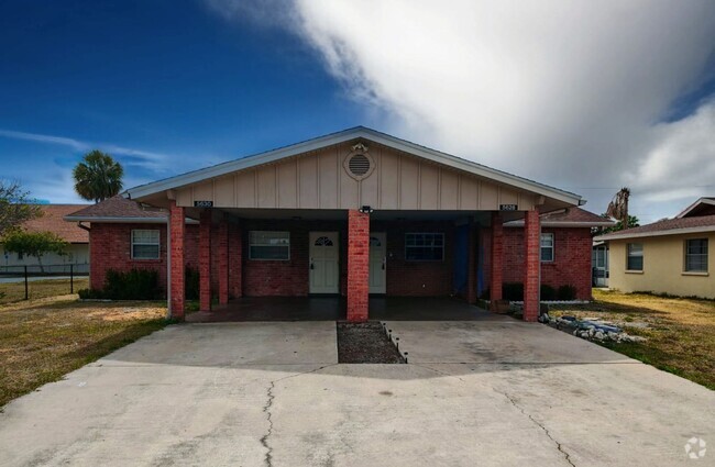 Building Photo - Welcome to Your Beautifully Updated 2-Bedr... Rental