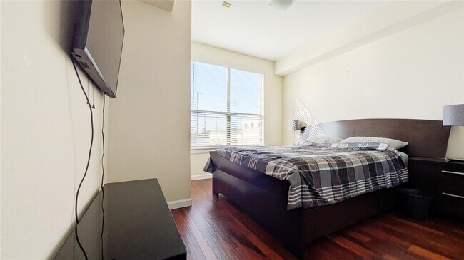 Building Photo - 6611 W Sam Houston Pkwy S Unit 2G