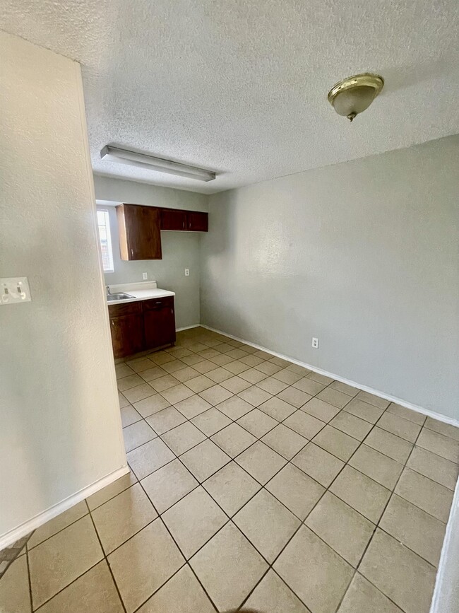 Photo - 909 NW Summercrest Blvd