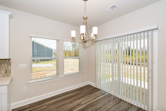 Photo - 3627 Mathewson Way