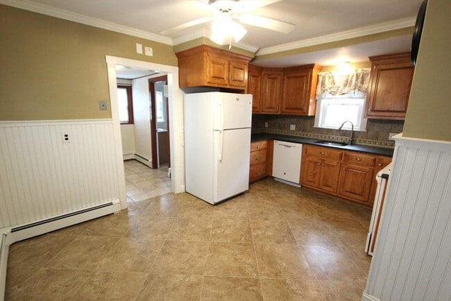 Photo - 75 Wachusett St