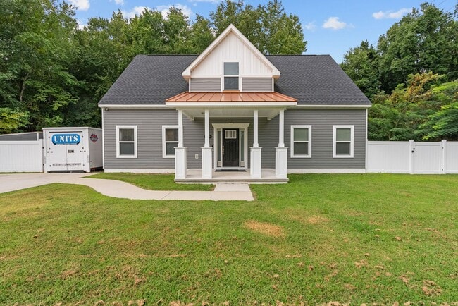 Building Photo - Charming 3-Bedroom Home in Suffolk!