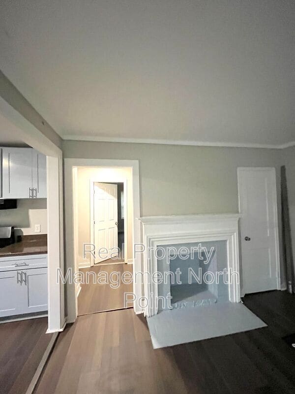 Photo - 468 Birney St NE