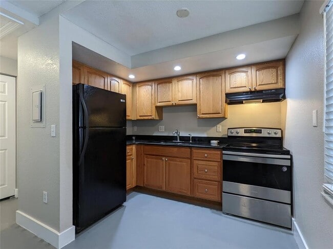 Photo - 1090 Cocoanut Ave Unit 4