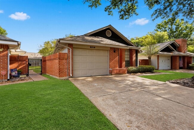 Photo - 8518 Pool Creek Dr