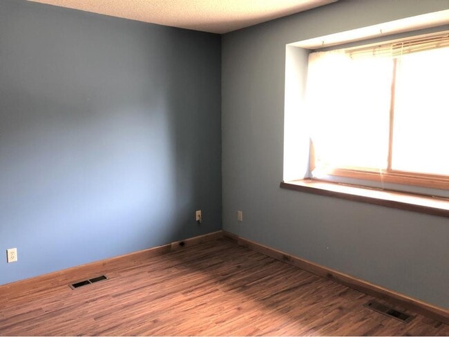 Master bedroom - 5411 72nd circle n