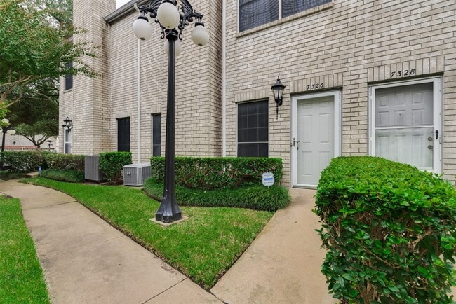 Building Photo - 7326 Regency Square Ct Unit 7326