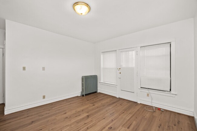 6144 S Indiana Ave Unit 3R