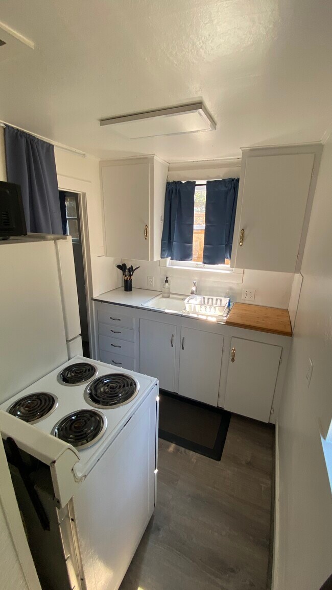 studio kitchen