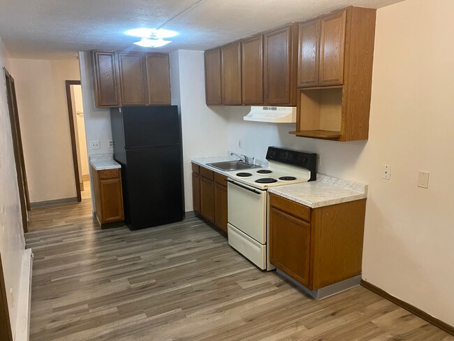 Building Photo - 437 Sumner St Unit A Rental