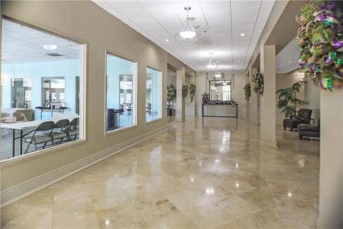 Building Photo - 1205 St Charles Ave Unit 713