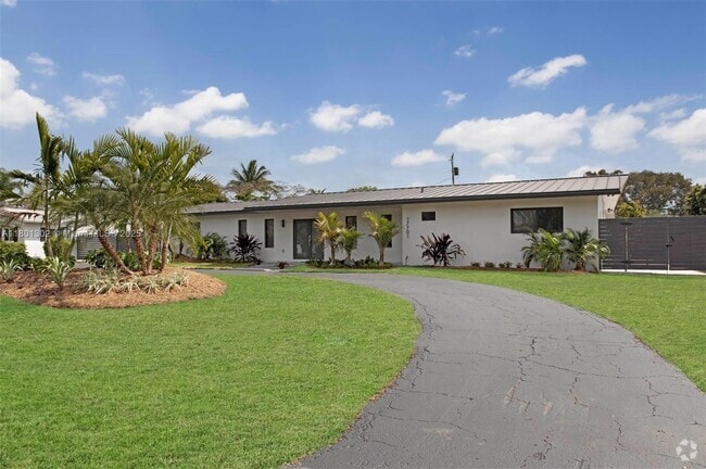 Building Photo - 17701 SW 92nd Ct Rental