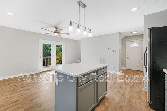 Photo - 84 Green Oak Rd