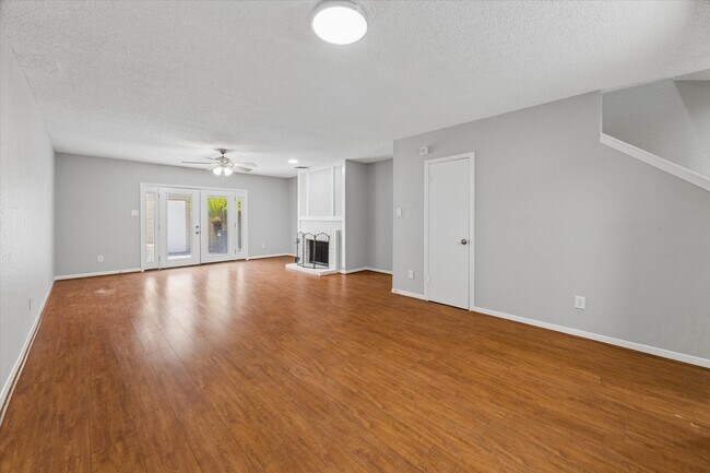 Photo - 995 Memorial Village Dr Unit 102
