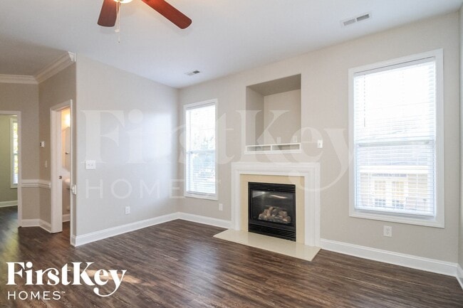 Photo - 221 Bridgewater Dr