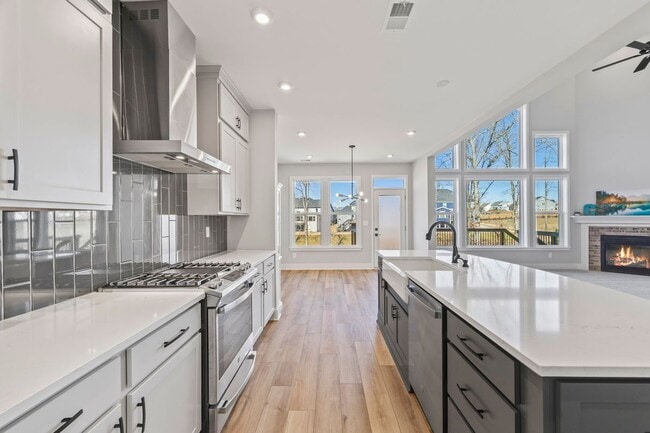 Photo - 72 Clear Lk Pkwy