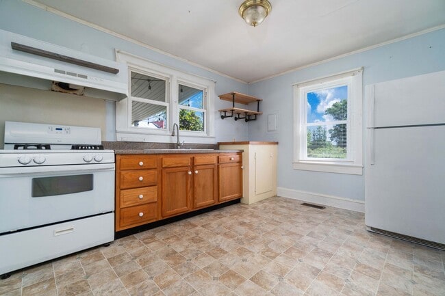 Photo - Convenient Hwy. 55 Location – Charming 2BR with Large Yard