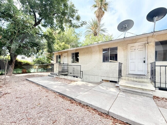 Building Photo - 325 S Pioneer Rental