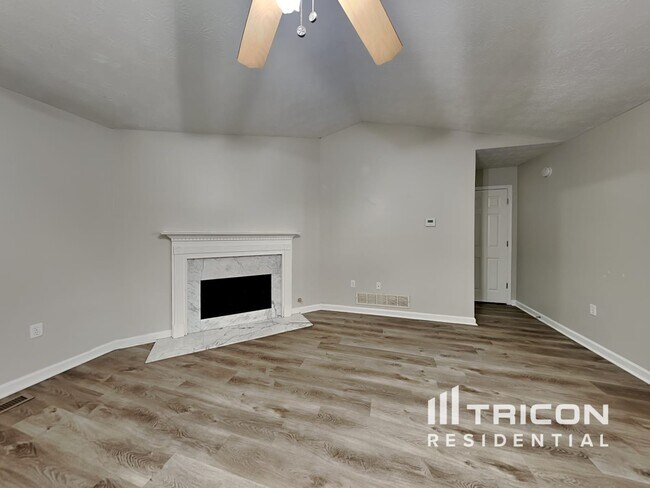 Photo - 2506 Lakeside Dr