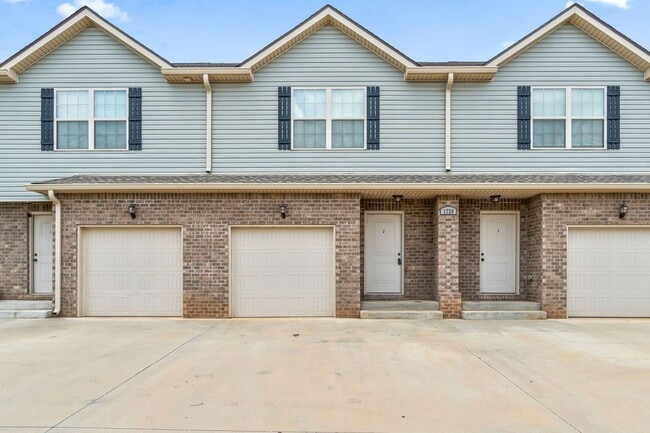 Building Photo - 1720 Manning Dr Unit 2