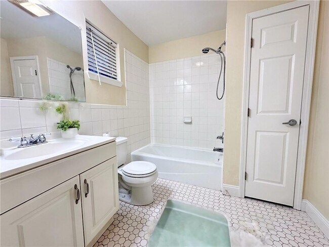 Photo - 2129 Valmont St