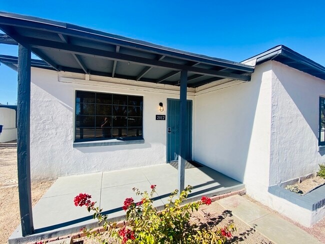 Photo - 2017 N Winstel Blvd