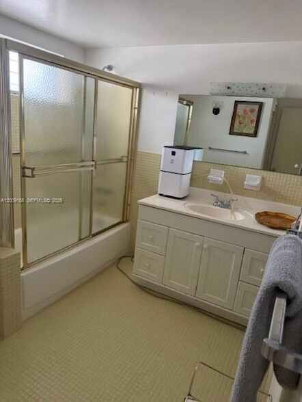 Photo - 450 Golden Isles Dr Unit 2G