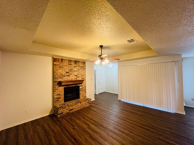 Photo - 2423 Sherry St