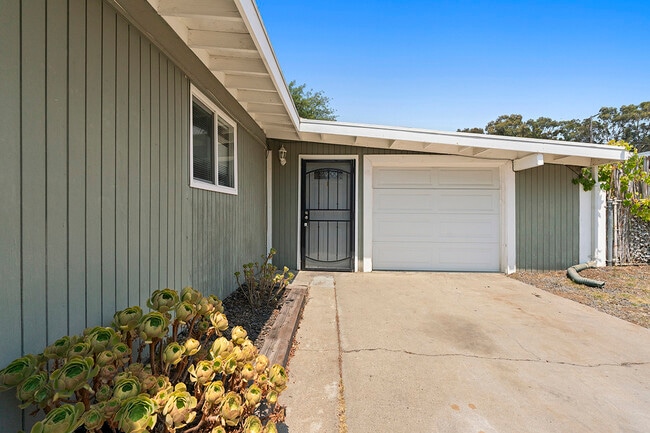 Building Photo - 9227 Heatherdale St Rental