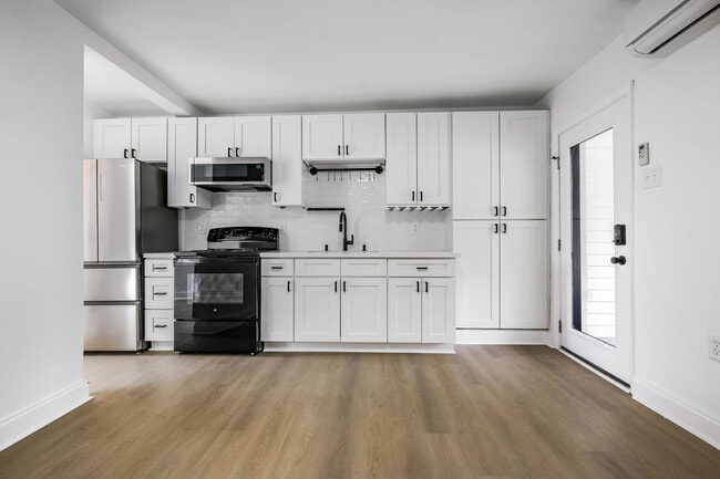 Photo - S Saratoga Unit 103