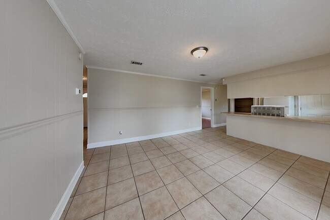 Photo - 3540 Calvados Ave