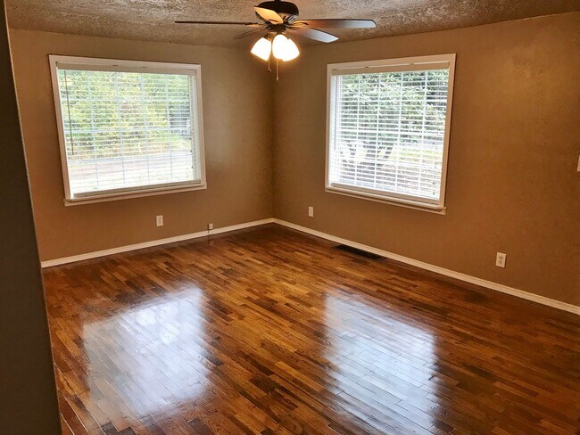 Photo - Charming 3 Bedroom Cottage Located in SW P...