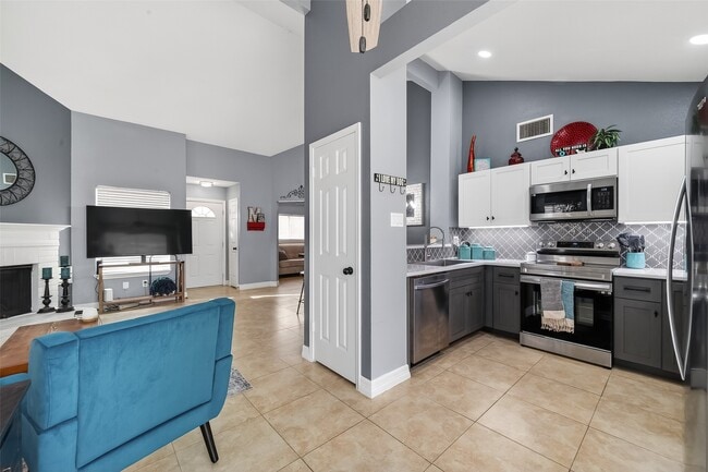 Building Photo - 18530 Trail Bend Ln