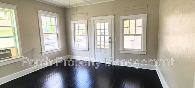 Photo - 215 W Belmont St Unit 215.5