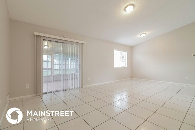 1523 Maplewood Cir