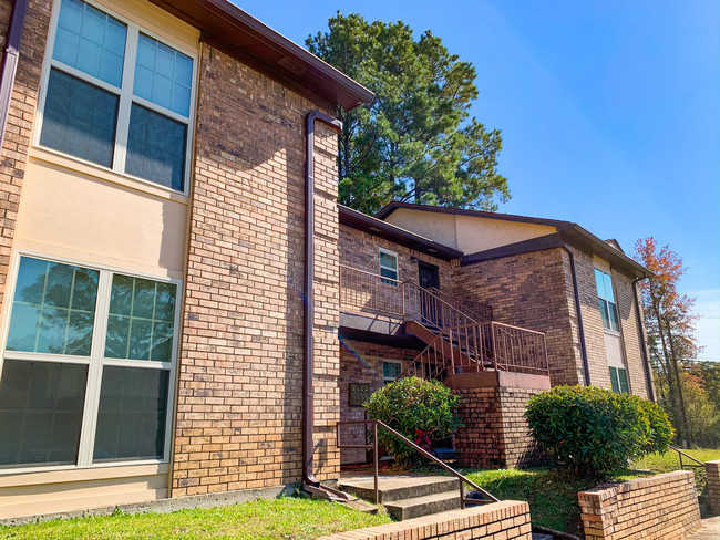 Charleston Square Apartments - Charleston Square Apartments