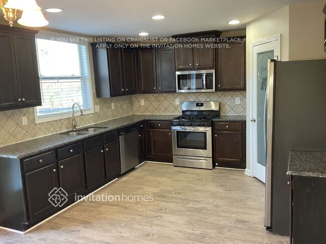 Photo - 1646 Rolling View Way SE