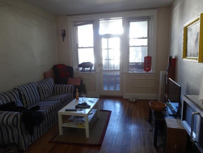 Photo - 2 bed 1 bath condo with H & HW in Packard's Corner