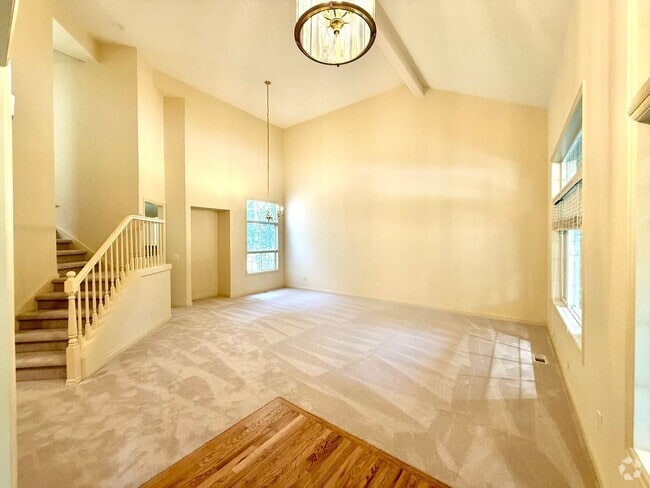Building Photo - Lovely, Quiet 3 bedroom Single Family Rental