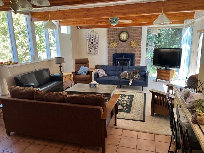 3320 NW Highland Dr