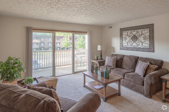 2BR, 2BA - 1,100 SF - Crestbrook Apartments & Townhomes