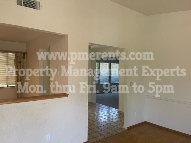 Photo - 2622 Estate Dr