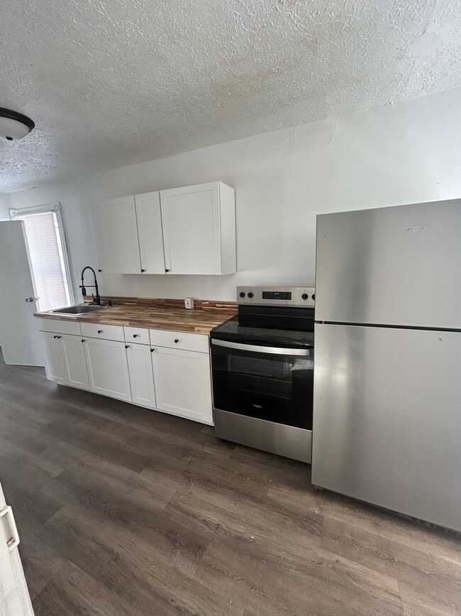 Photo - 2228 Tulip St