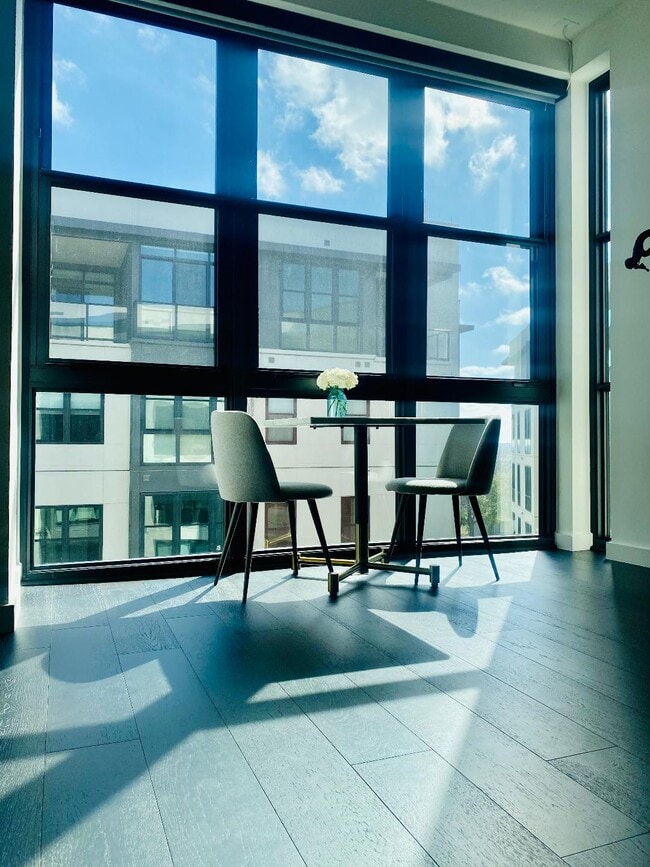 Photo - 800 Embassy Dr Unidad 523