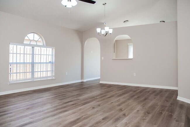 Photo - 1023 Brenton Leaf Dr