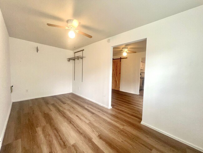 Photo - 1036 E 43rd St Unit B