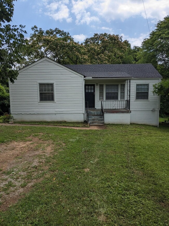 Building Photo - 2850 Surrey Rd Rental