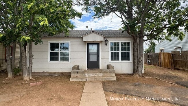 Photo - 2309 2nd Pl