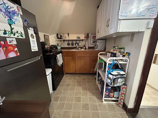 Photo - Walk to WWU & Downtown Bellingham from Prime Chestnut St Location